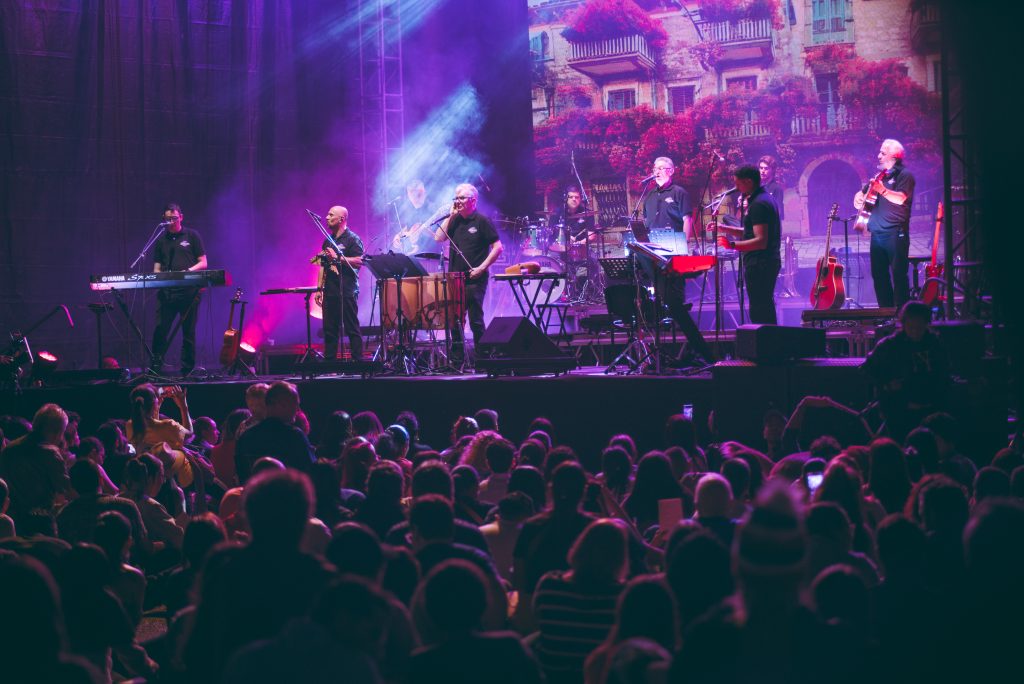 Grupo Suramérica celebra 50 años en Plaza Gardel 1 DSC 5182